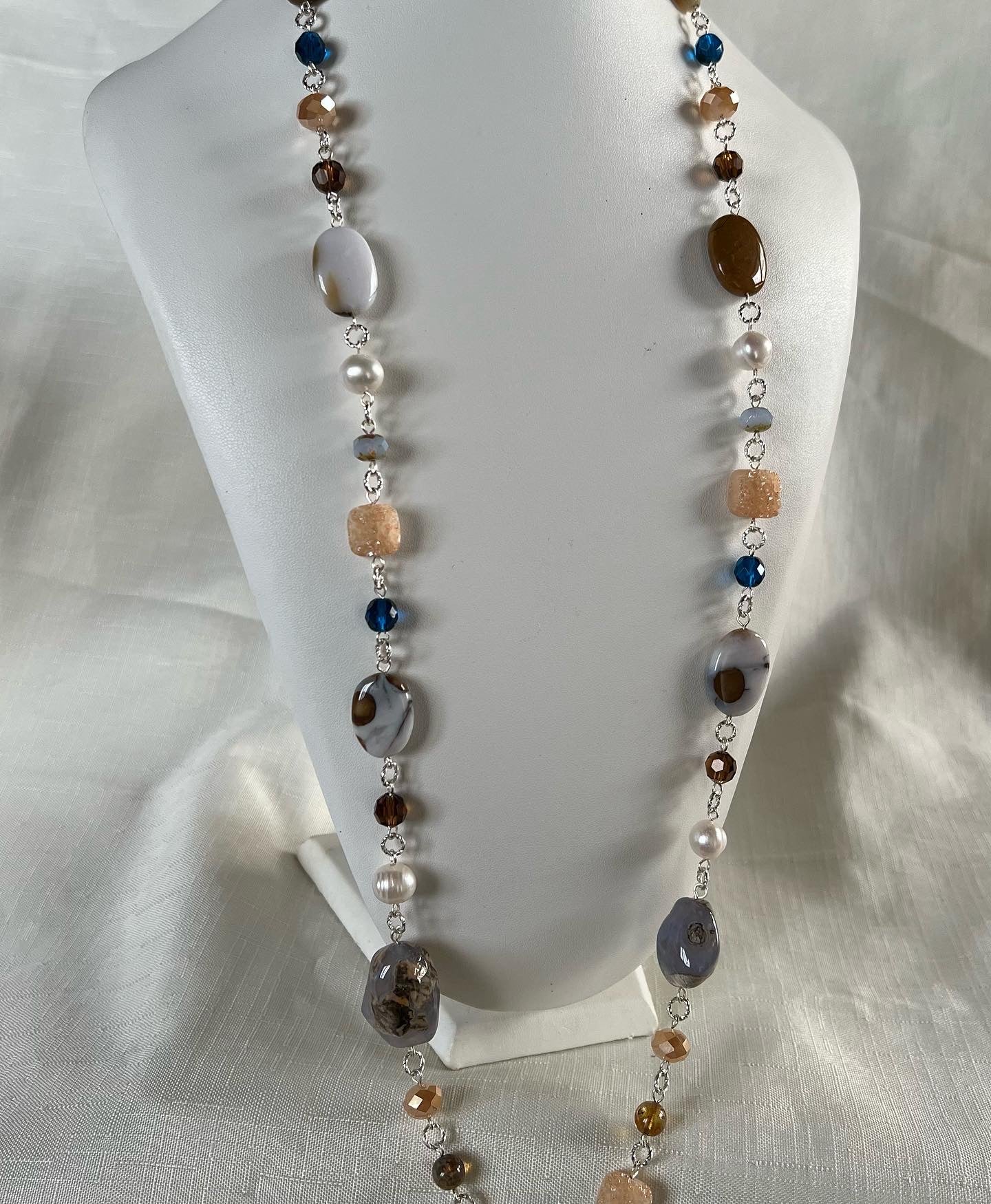 Polkadot chalcedony and pearl necklace