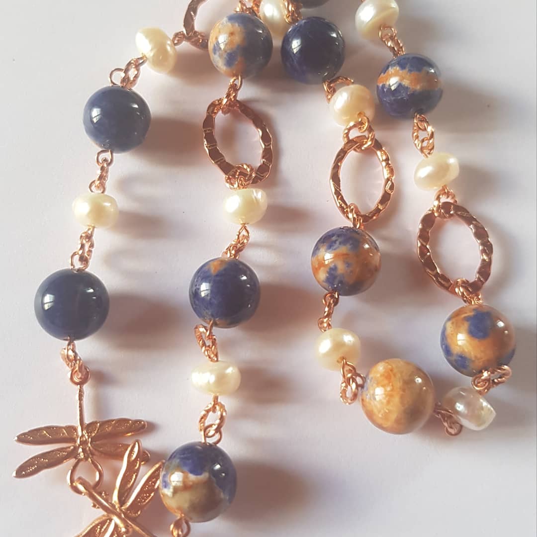 Sodalite and pearl choker necklace