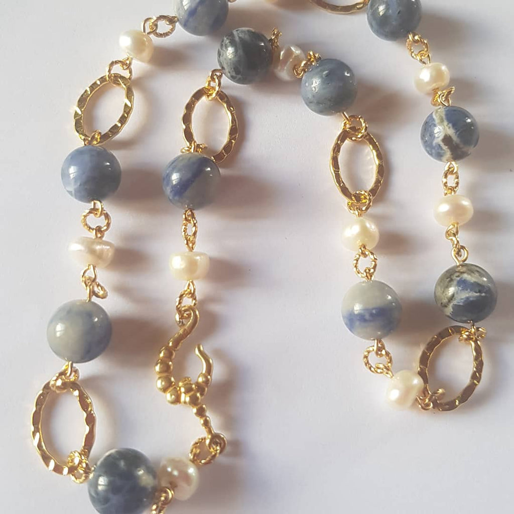Sodalite and pearl choker necklace